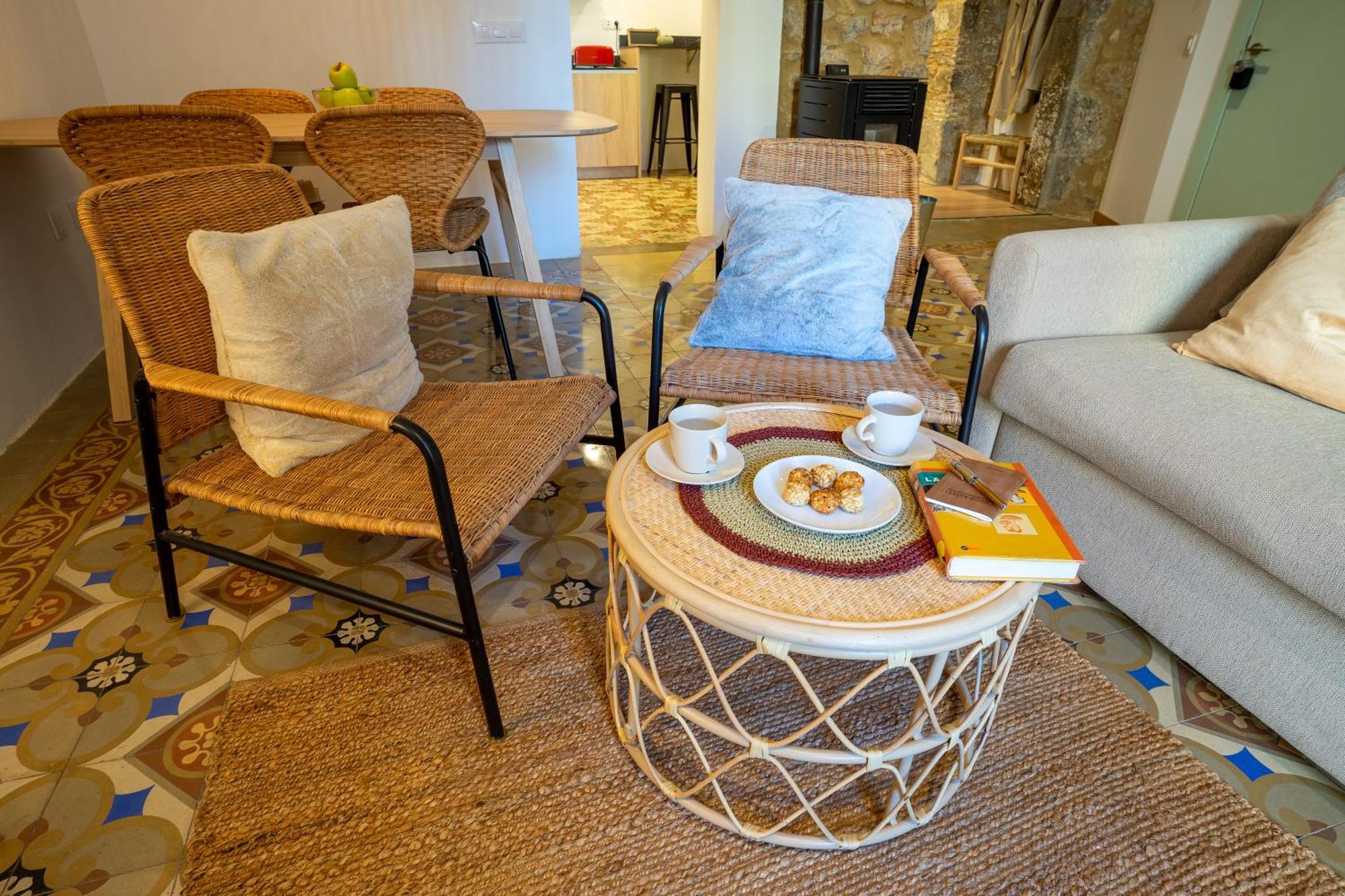 Empordanna, Apartamento Con Encanto En El Corazon Del Emporda Торроэлья-де-Монгри Экстерьер фото